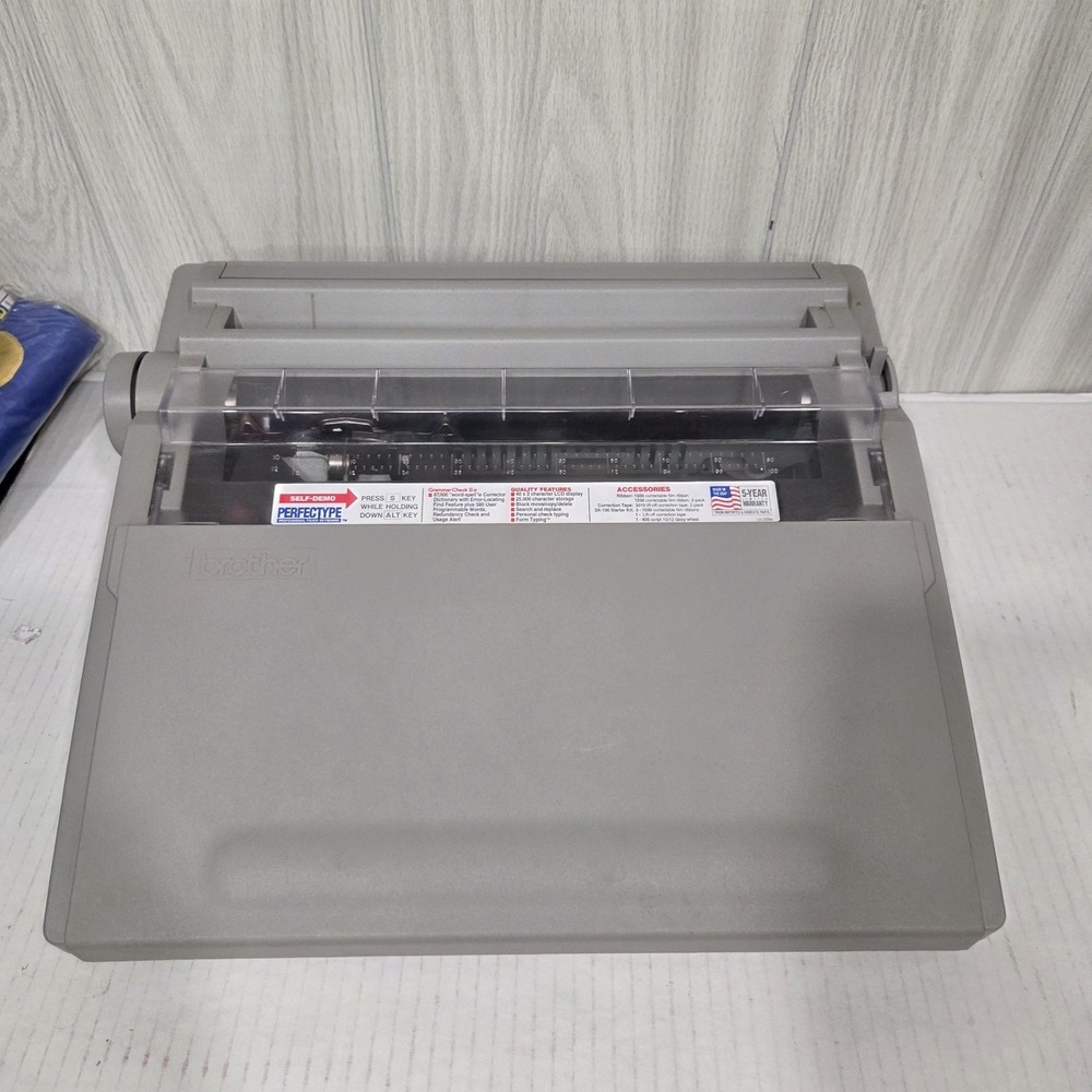 Brother Portable GX-9500 Electronic  Typewriter Made In USA - TESTED -